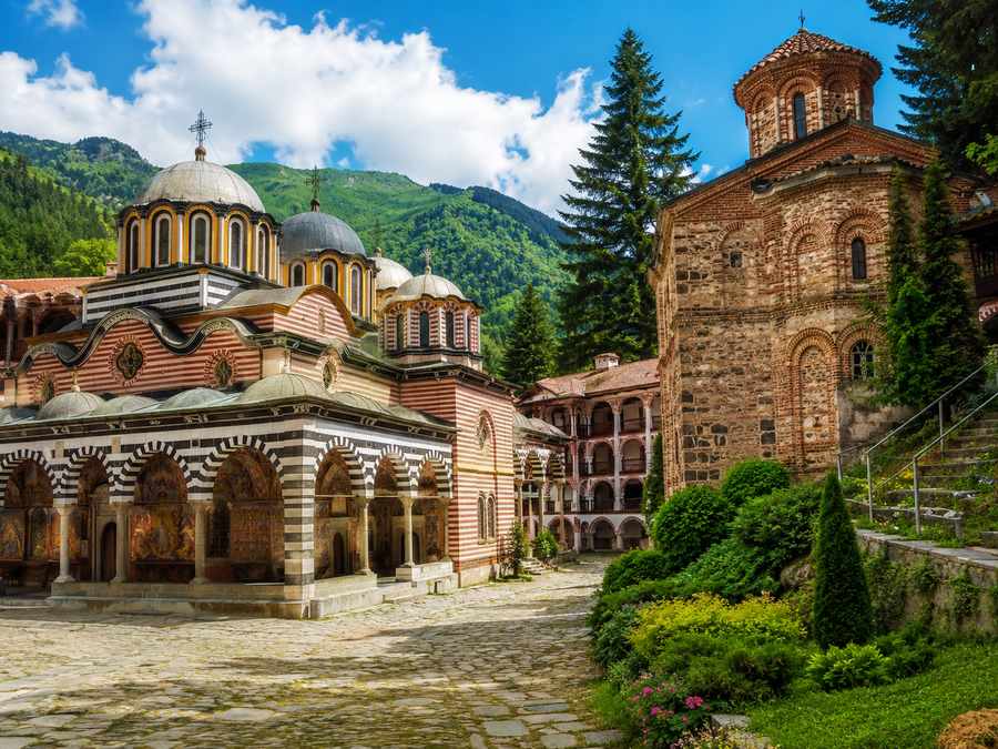 Рильский монастырь и Боянская церковь — экскурсия из Софии
